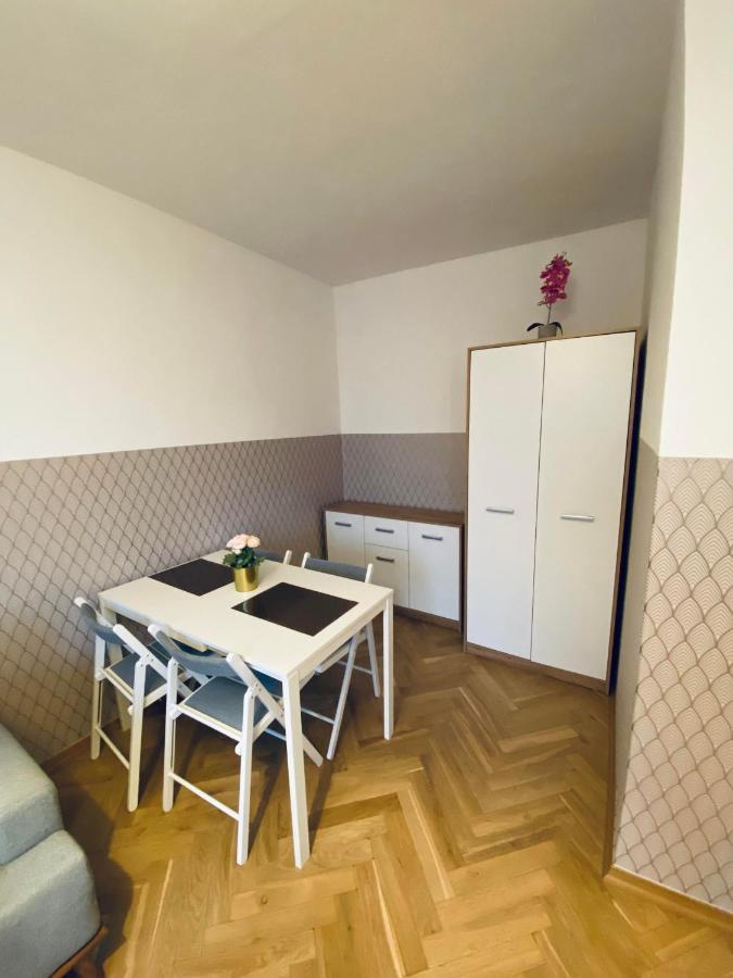 Clicktheflat Mila Center * Warszawa