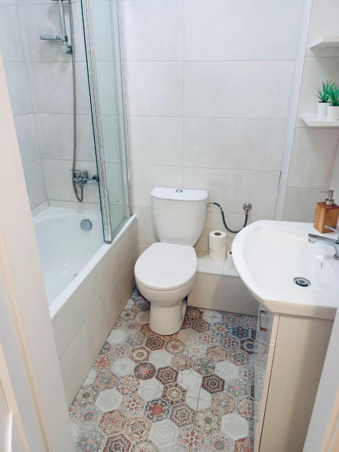 Vandrerhjem Clicktheflat Mila Center Warszawa